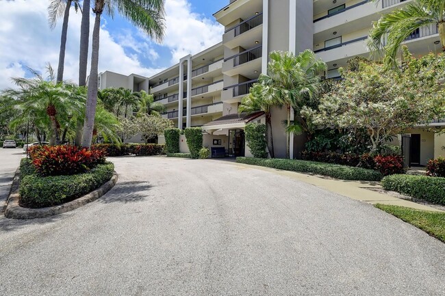 Building Photo - 950 Lavers Cir