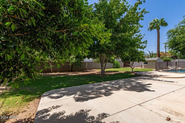 Building Photo - 4128 N 46th Pl