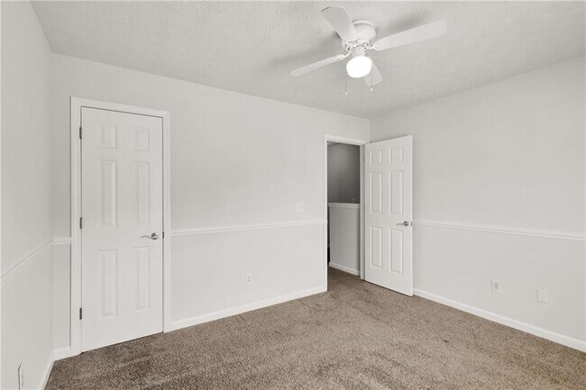 Building Photo - 119 Twin Pines Ct