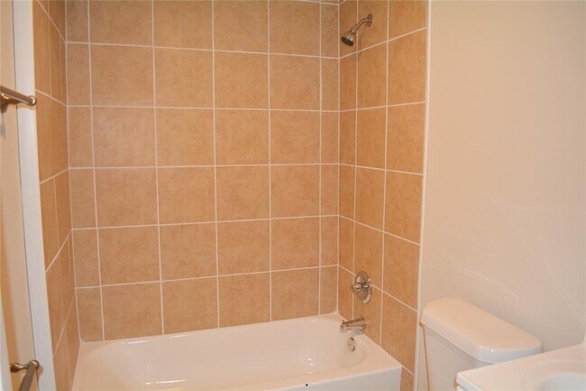 Building Photo - 3007 Grovey St