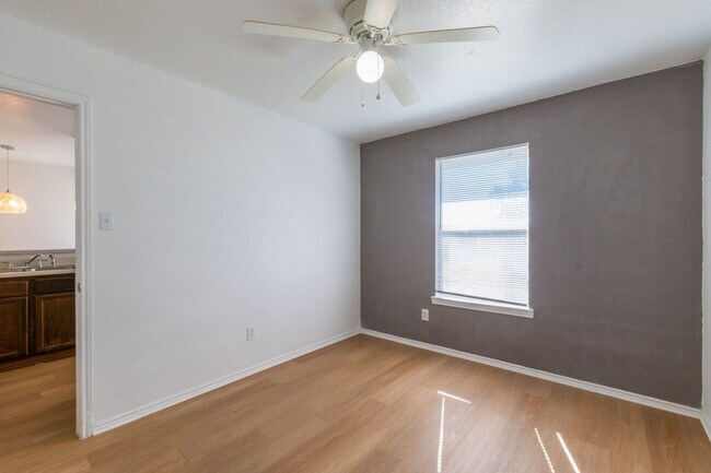 Building Photo - 5904 Greengate Dr