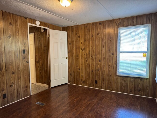 Building Photo - Two Bedroom Single Wide in Troutman