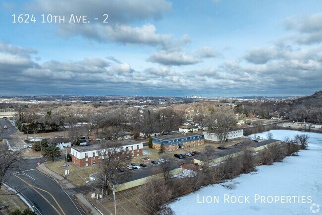 Building Photo - 1624 10th Ave