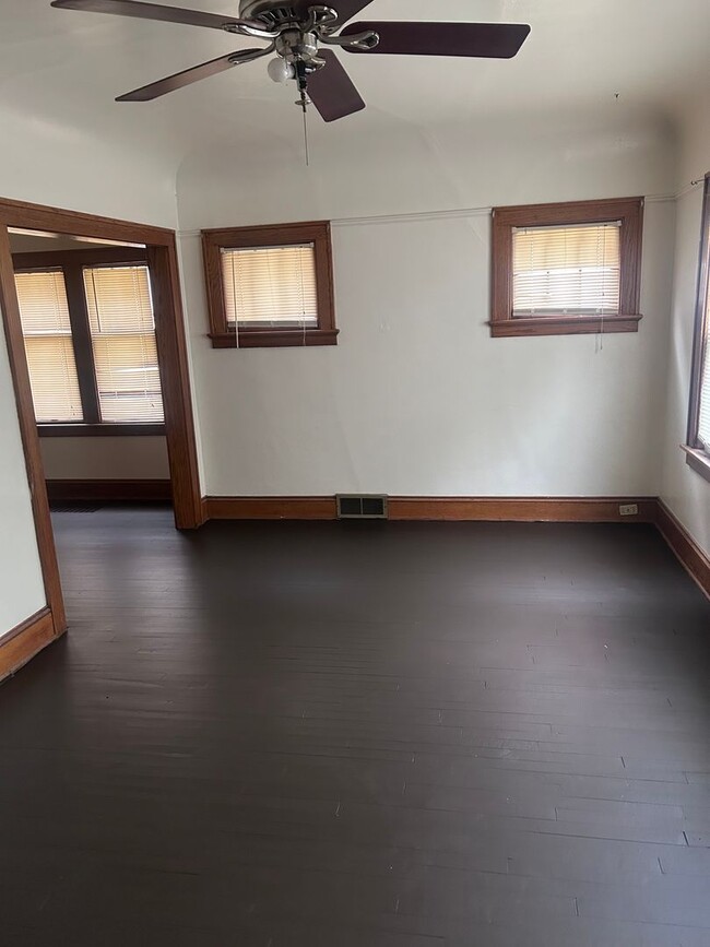 Building Photo - Charming 2-Bedroom Lower Duplex