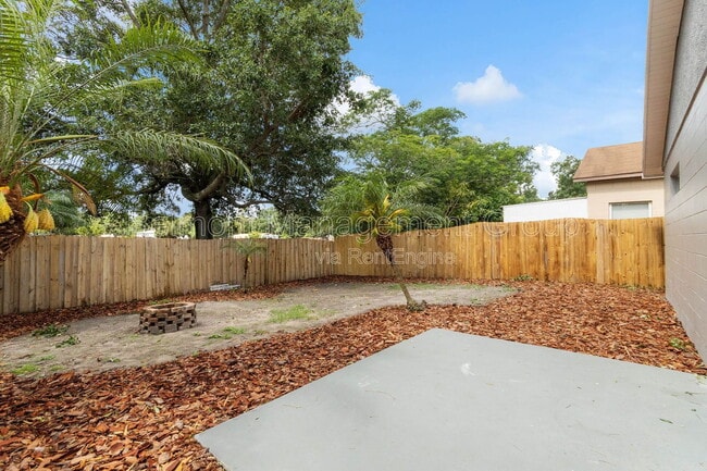 Building Photo - 6438 Tidewave St