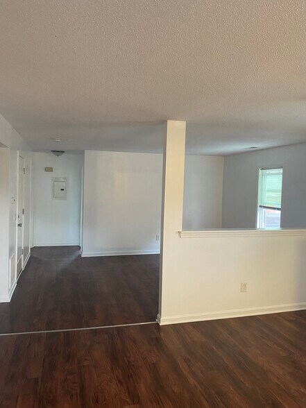 Living room - 28 Adams St