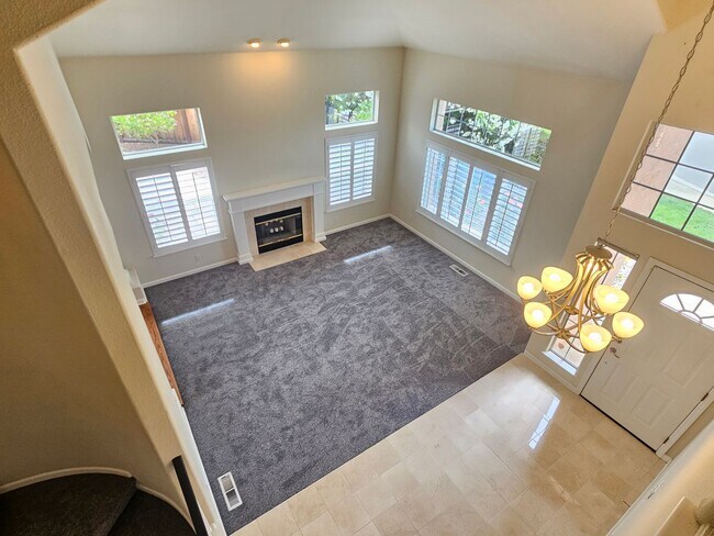 Building Photo - Beautiful Five Bedroom Four Bathroom Home