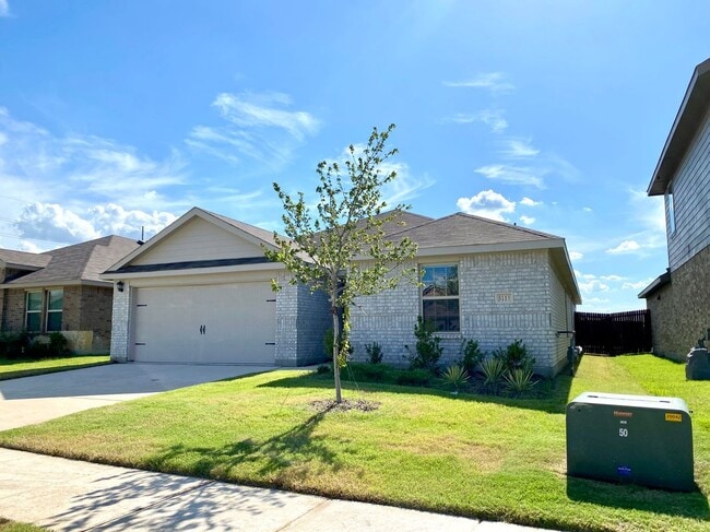 Building Photo - 5111 Knob Hl Dr