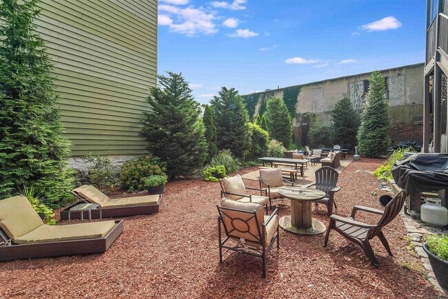 Building Photo - 300 Communipaw Ave