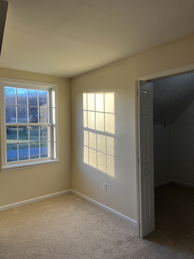 Building Photo - 9 Apple Blossom Ln