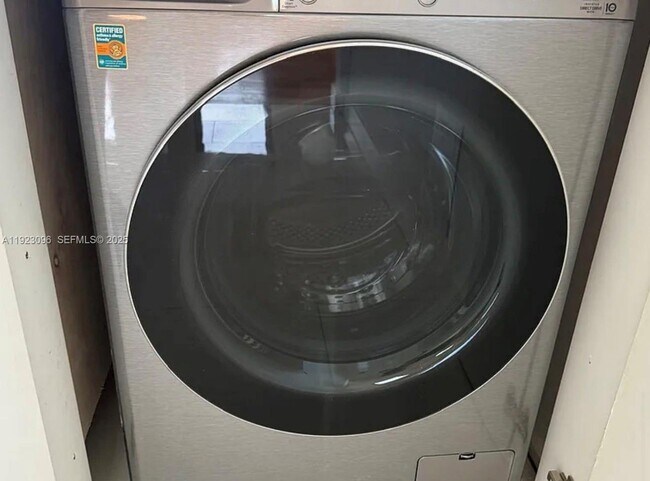 Building Photo - 430 Malaga Ave