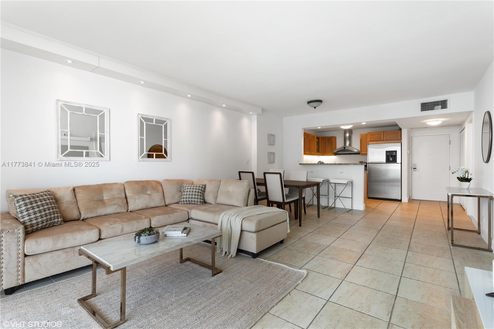 Building Photo - 2301 Collins Ave