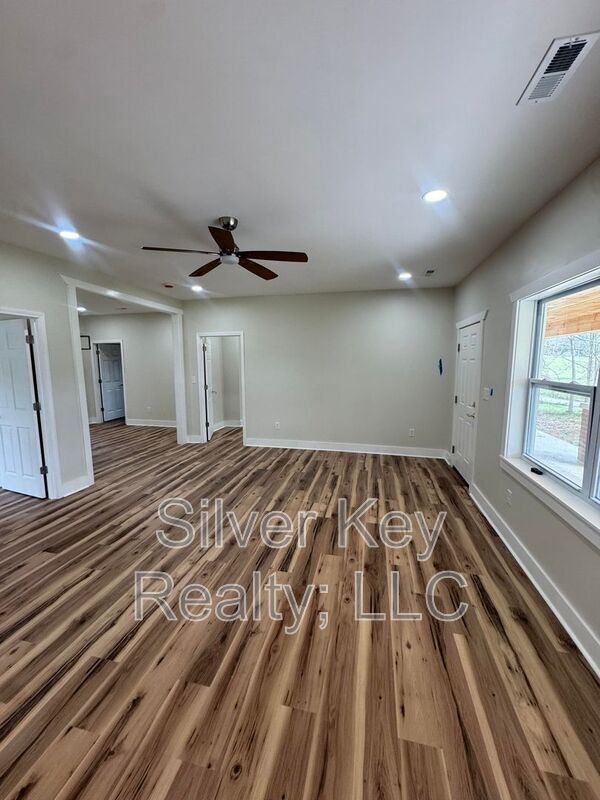 Building Photo - 3663 Sweetwater Vonore Rd