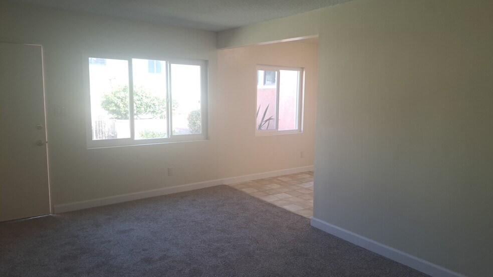 Building Photo - 111 E Hammel St
