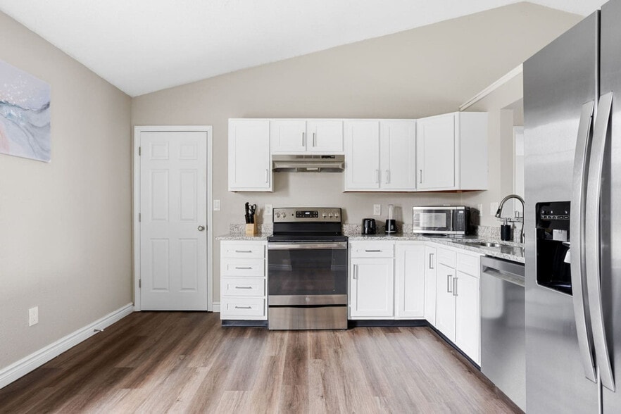 Building Photo - 9791 Stonewall Ln