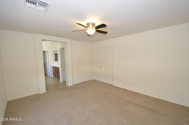 Building Photo - 1680 W Swan Pl