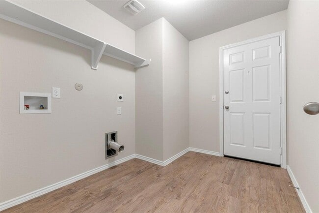 Building Photo - 21231 Bush Brook Bend Path