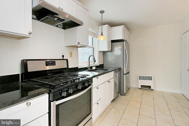 Building Photo - 2942 Landover St