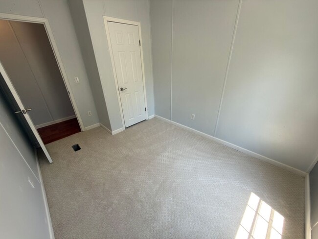 Building Photo - Christiansburg, 3 BR / 2 BA Available