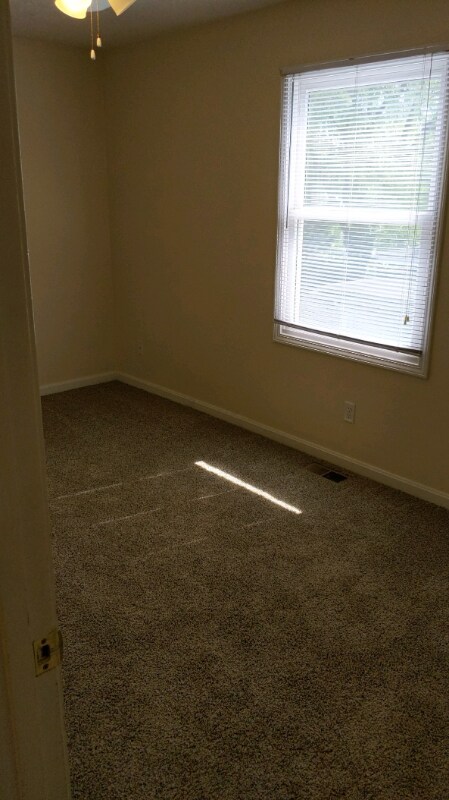 Building Photo - 103 E Park Pl