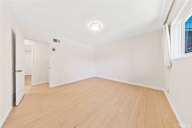 Building Photo - 612 N Maryport Ave