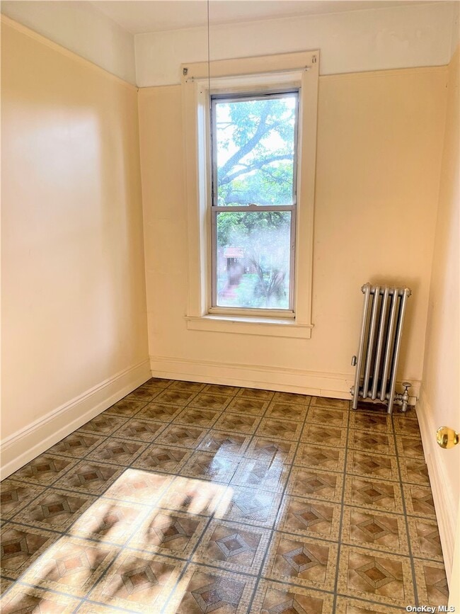 Building Photo - 47-23 39th Pl