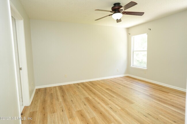 Building Photo - 348 W Tropical Trce