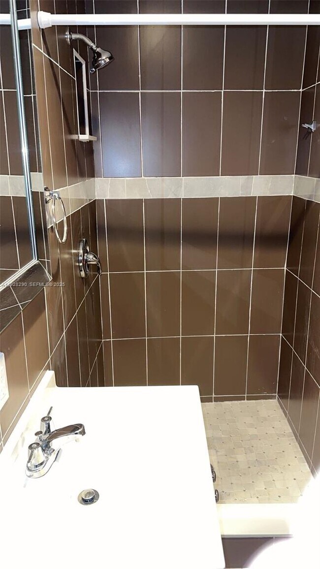 Building Photo - 2140 N 62nd Ave