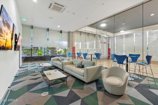 Building Photo - 7180 E Kierland Blvd