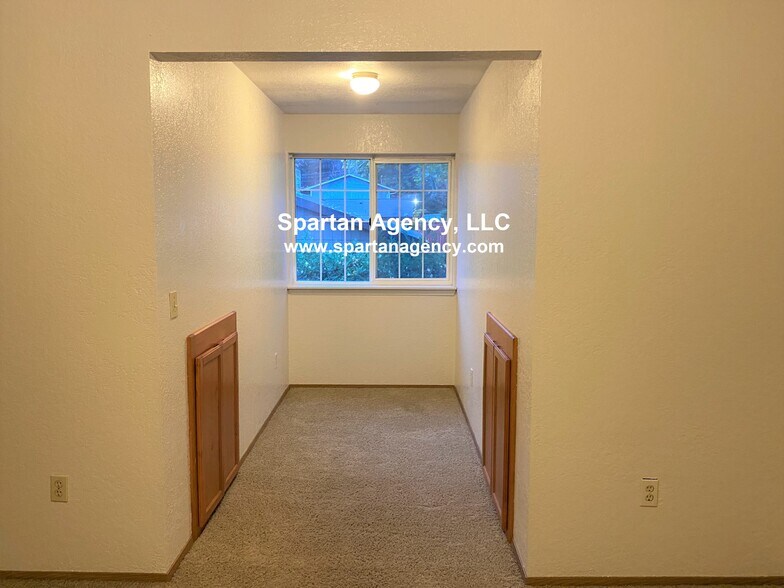 Building Photo - 131 23rd Ave SE