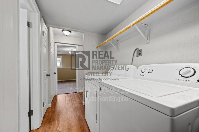 Building Photo - 12 Chicory Ct