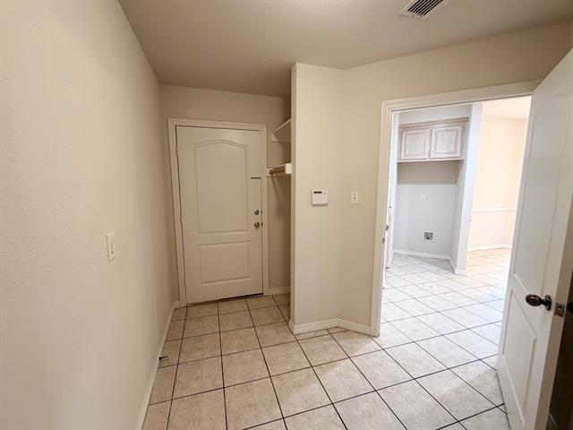 Building Photo - 708 Nandina Way