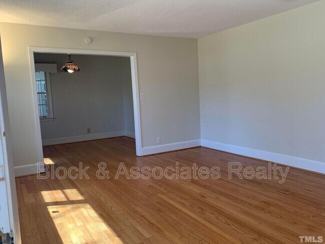 Building Photo - 6015 Inona Pl