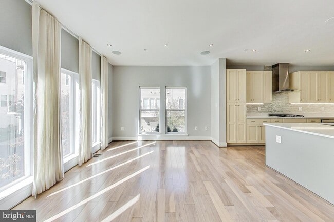 Building Photo - 1458 Piccard Dr