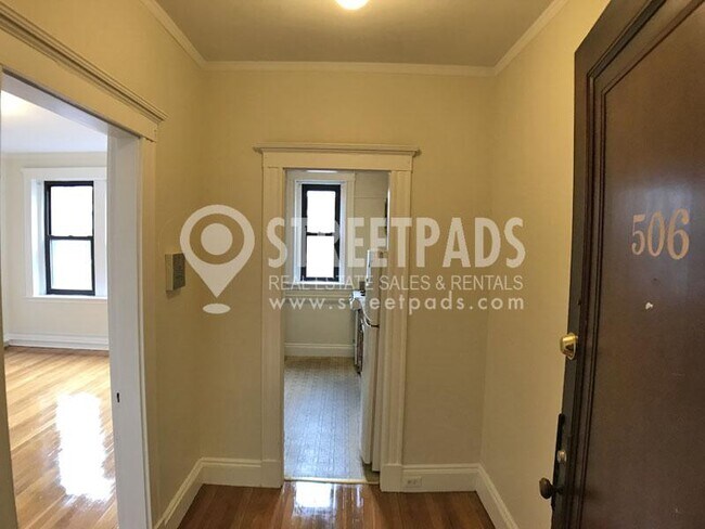 Building Photo - bedroom in Malden MA 02148