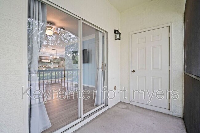 Building Photo - 11530 Villa Grand