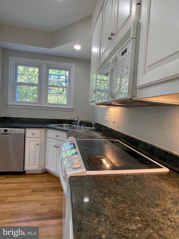 Building Photo - 9715 Whitley Park Pl