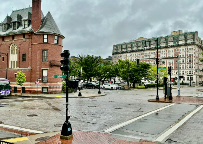 Building Photo - 636 Beacon St