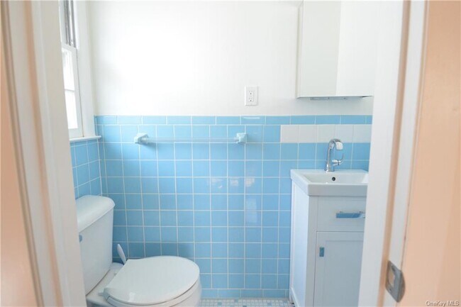 Building Photo - 190 Midland Ave