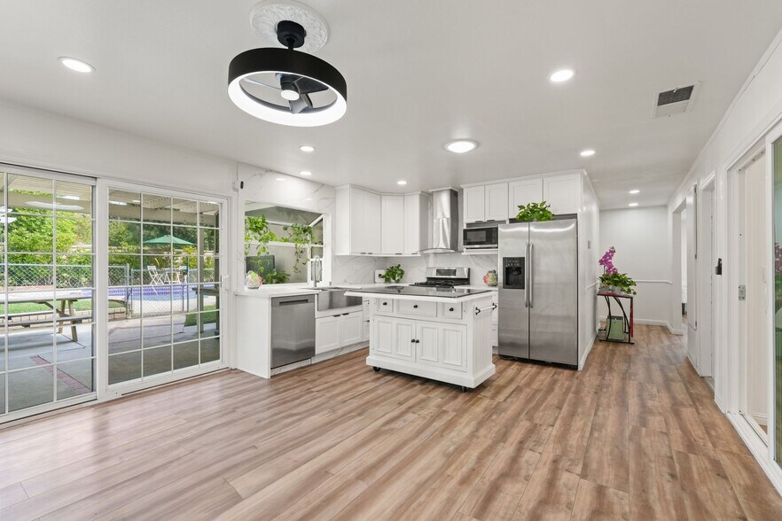 Building Photo - 27480 Cherry Creek Dr