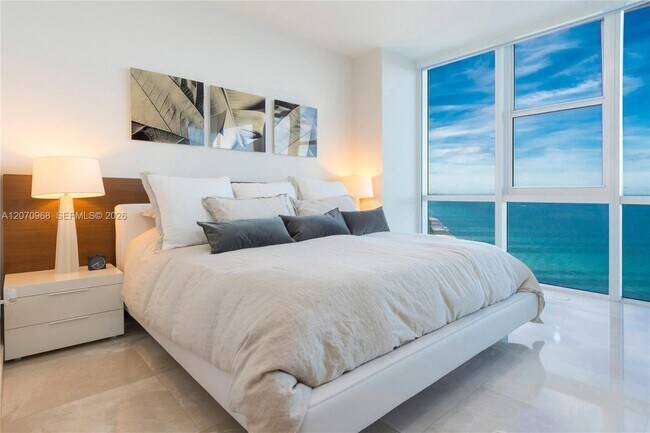 Building Photo - 18201 Collins Ave