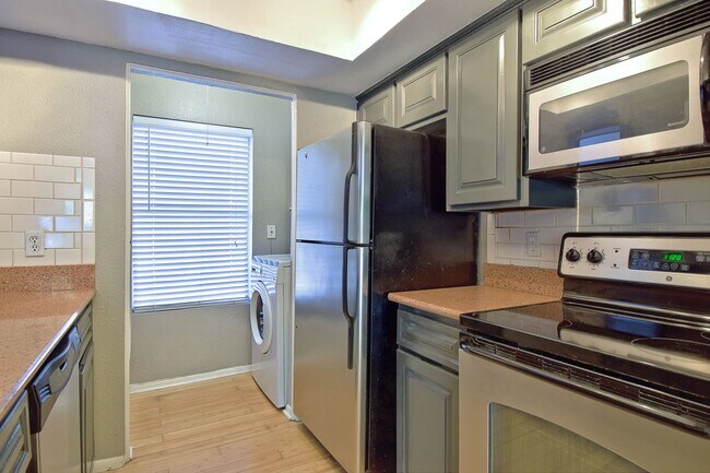 Building Photo - 7635 Guadalupe St