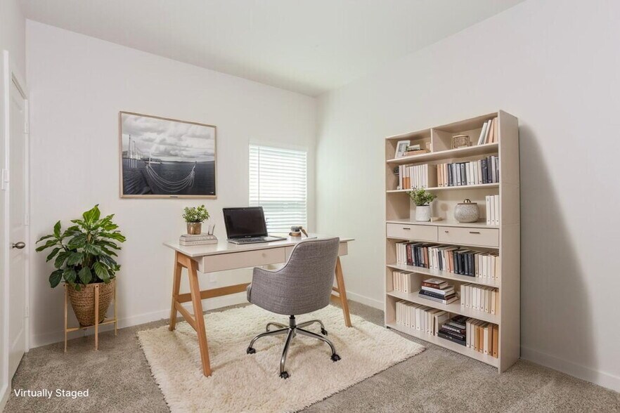 Building Photo - 1540 Woodwinds Dr