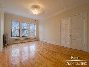 Building Photo - 1 bedroom in CHICAGO IL 60640