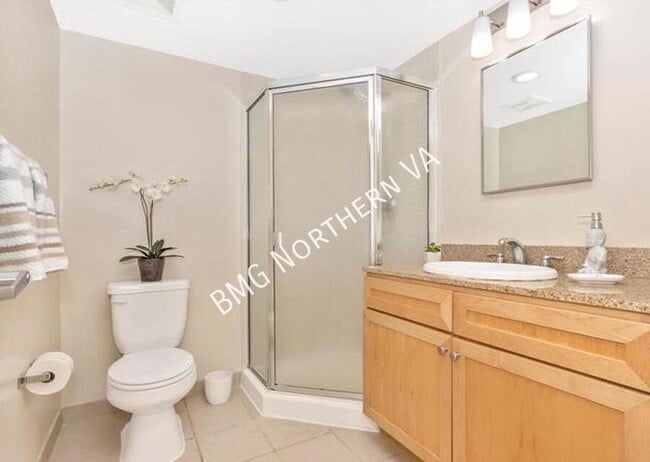 Building Photo - 1150 K St NW