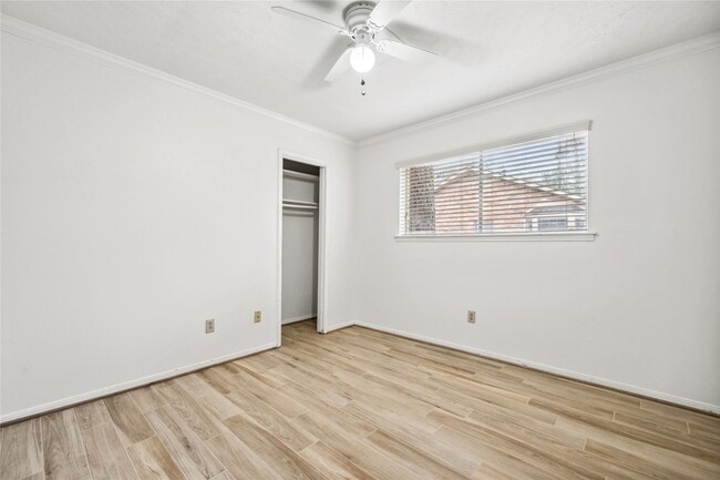 Building Photo - 2159 River Village Dr