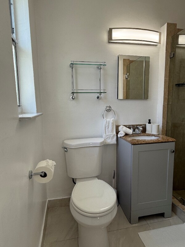 Building Photo - 11050 Biscayne Blvd