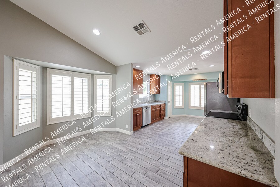 Building Photo - 3922 W Morelos St
