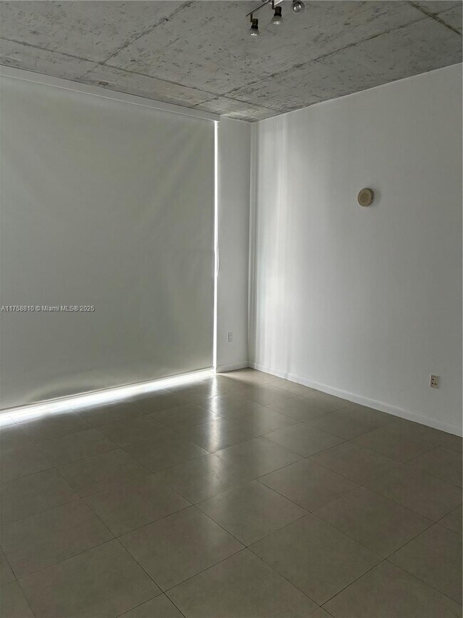 Building Photo - 3470 E Coast Ave