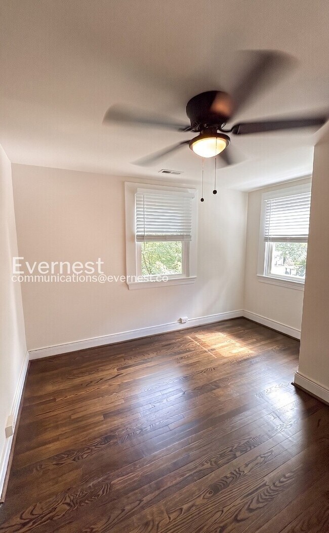 Building Photo - 4 Bed, 3 Bath Home with Fenced Yard / Pet-Friendly / Available Now!